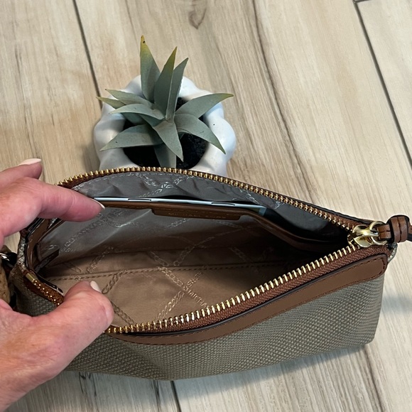 Michael Kors Talia Small Canvas Wristlet NWT - Picture 9 of 9